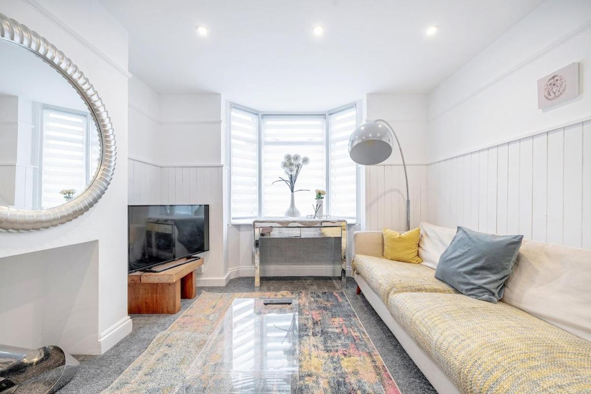 New 3 Bed Victorian Dream House * Staines-upon-Thames