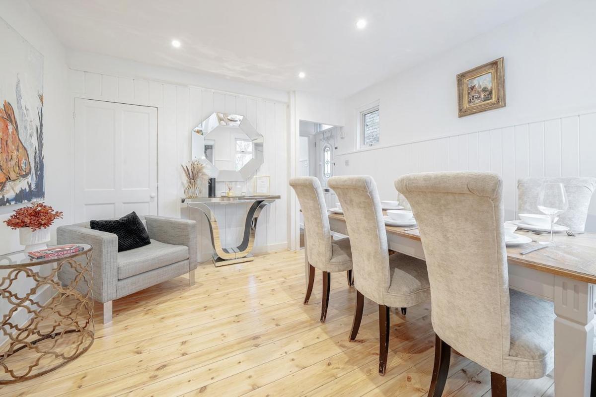 New 3 Bed Victorian Dream House Holiday home Staines-upon-Thames